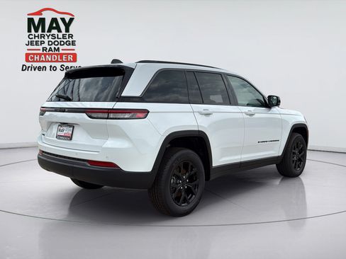 New 2026 Jeep Grand Cherokee Altitude AWD/4WD image 7