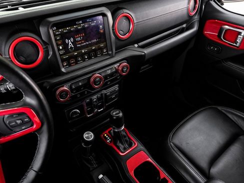 Used 2022 Jeep Wrangler Unlimited Sahara w/ Cold Weather Group image 33