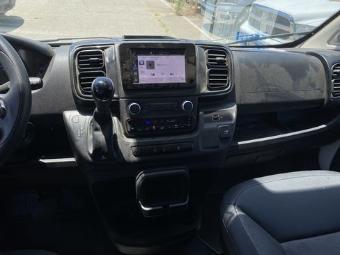 Used 2025 RAM ProMaster 2500 w/ Convenience Group FWD image 18
