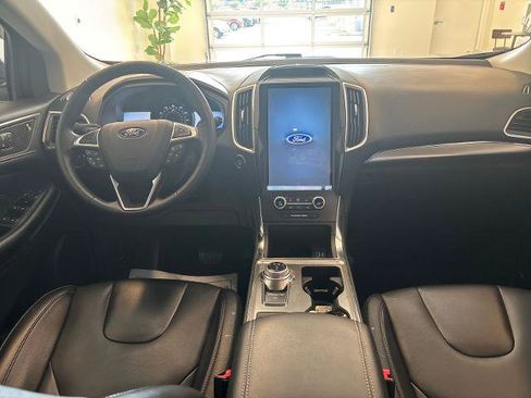 Certified 2022 Ford Edge Titanium AWD/4WD image 8
