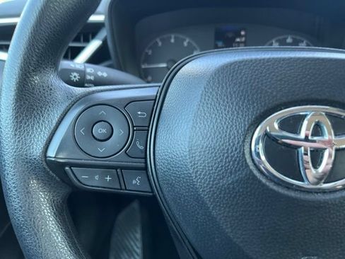 Used 2025 Toyota Corolla LE FWD image 21