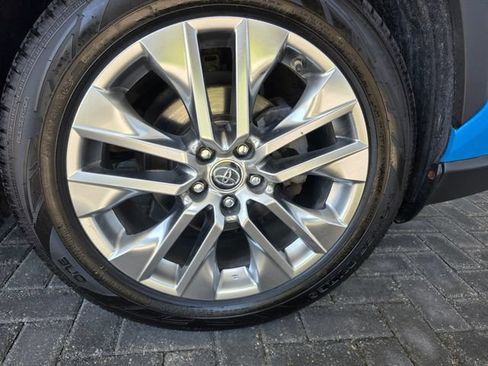 Used 2019 Toyota RAV4 XLE Premium w/ Cold Weather Package AWD/4WD image 7