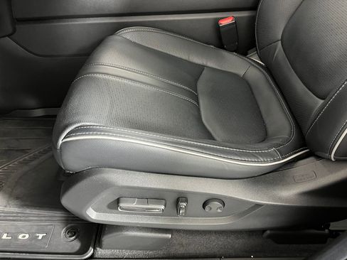 Certified 2025 Honda Pilot Elite image 11