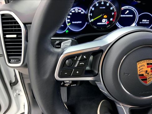 Used 2022 Porsche Cayenne E-Hybrid image 15