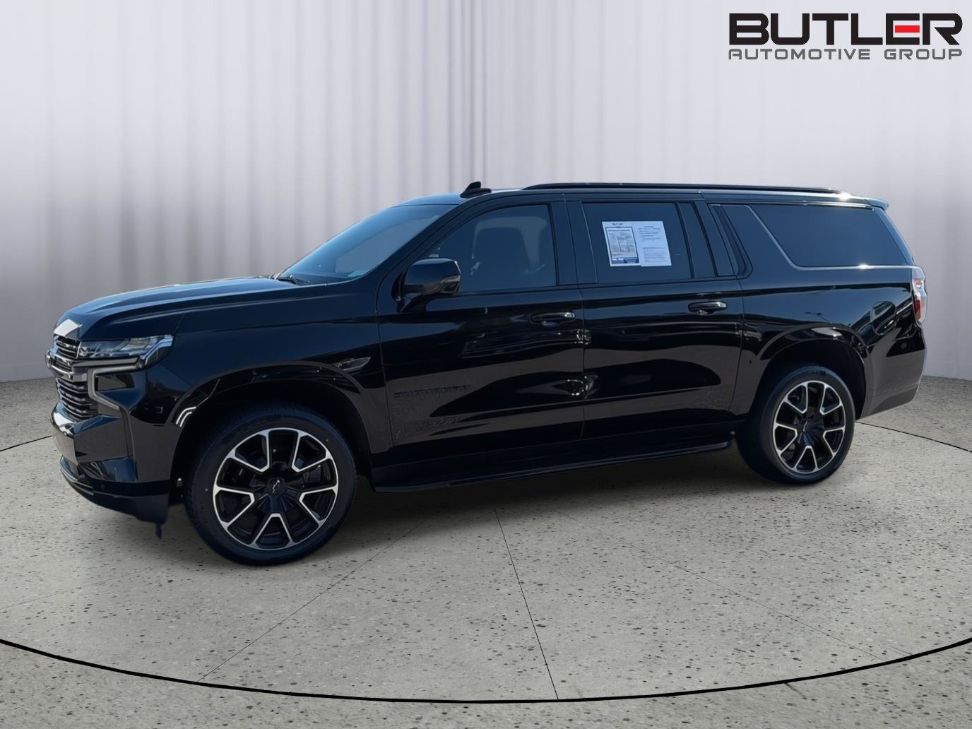 Used 2021 Chevrolet Suburban RST w/ Luxury Package RWD image 3