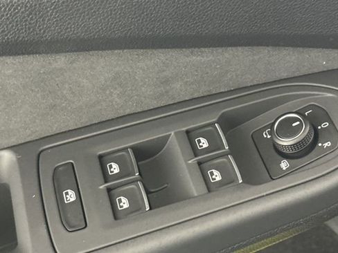 Used 2025 Volkswagen GTI S image 19