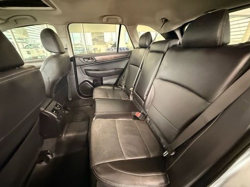 Used 2017 Subaru Outback 3.6R Limited image 24