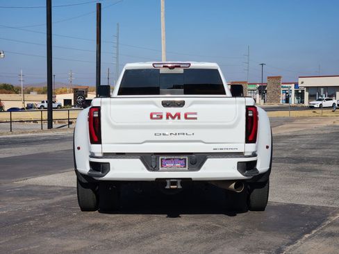 Used 2024 GMC Sierra 3500 Denali w/ Denali Reserve Package image 8