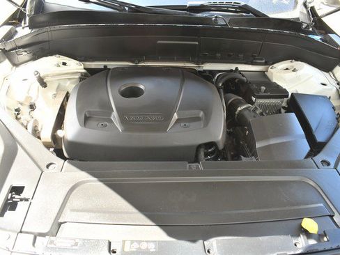 Used 2019 Volvo XC90 T5 Momentum image 30