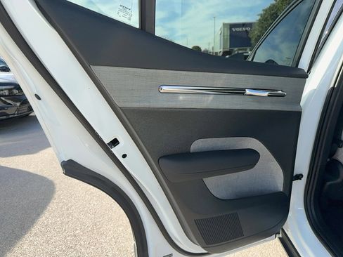 Used 2025 Volvo EX30 Ultra w/ Protection Package Premier image 15