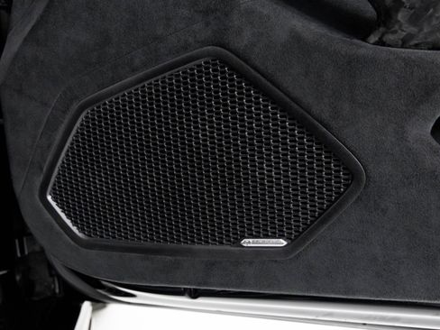 Used 2018 Lamborghini Huracan Performante image 40