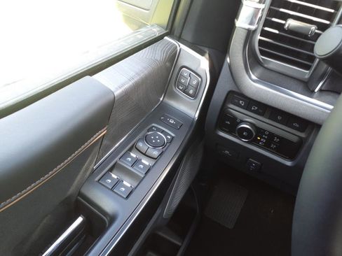 Used 2024 Ford F250 Platinum image 12