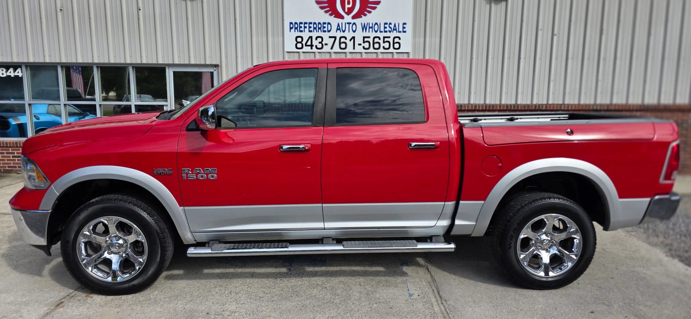 Used 2014 RAM 1500 Laramie w/ Convenience Group AWD/4WD image 3