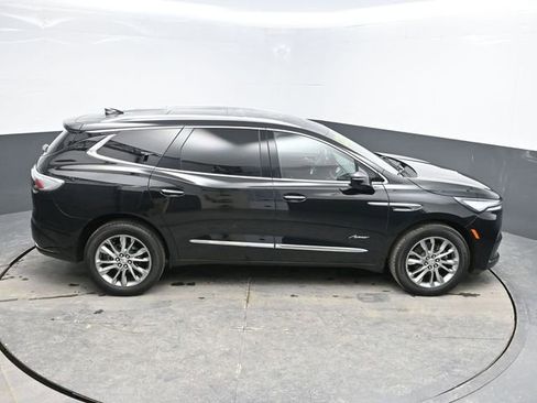 Used 2023 Buick Enclave Avenir w/ Avenir Technology Package image 28
