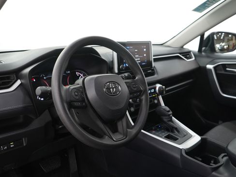 Used 2025 Toyota RAV4 XLE AWD/4WD image 24