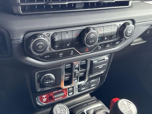 New 2025 Jeep Wrangler Unlimited Rubicon 392 image 26