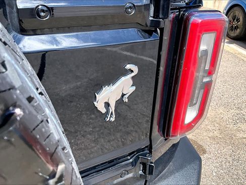 Used 2025 Ford Bronco Outer Banks AWD/4WD image 12