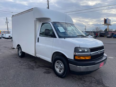 Used 2020 Chevrolet Express 3500 w/ Power Convenience Package image 2