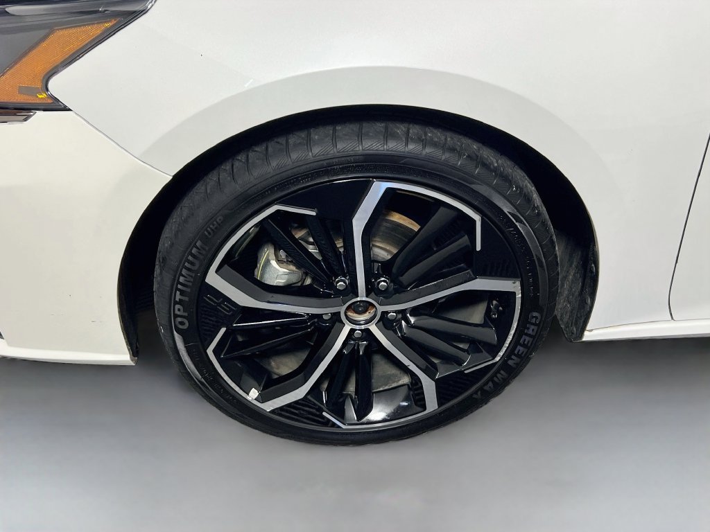 Used 2024 Nissan Altima 2.5 SR FWD image 13