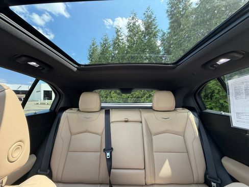 Used 2024 Cadillac XT4 Premium Luxury AWD/4WD image 3