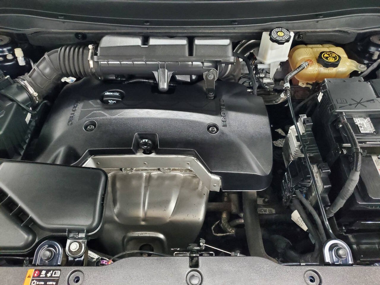 Used 2020 Buick Envision Essence w/ LPO, Cargo Package AWD/4WD image 4