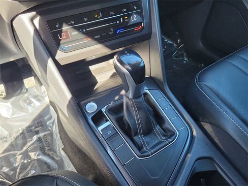 Used 2023 Volkswagen Tiguan SE image 22