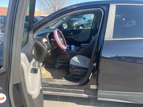 Used 2020 Chevrolet Equinox LS w/ LS Convenience Package image 6