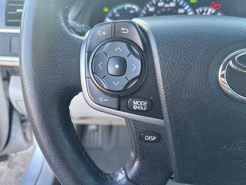 Used 2013 Toyota Camry XLE image 12