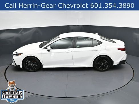 Used 2025 Toyota Camry SE w/ Convenience Package FWD image 33