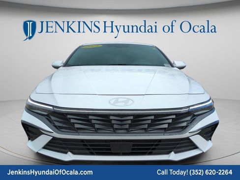 Certified 2025 Hyundai Elantra SEL FWD image 8