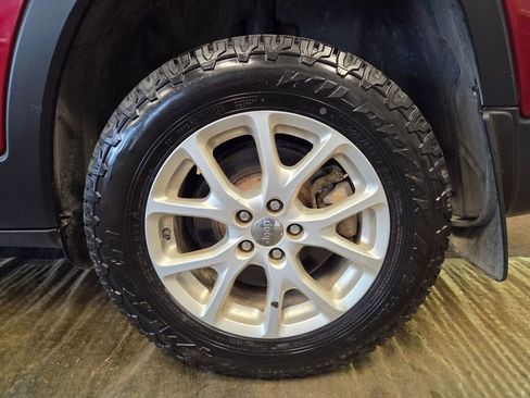 Used 2016 Jeep Cherokee Latitude w/ Comfort/Convenience Group image 67