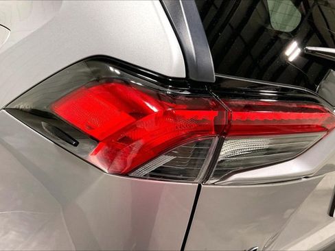 Used 2020 Toyota RAV4 XLE Premium AWD/4WD image 29
