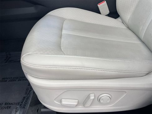 Used 2025 Kia Sorento S w/ Panoramic Sunroof Package image 19