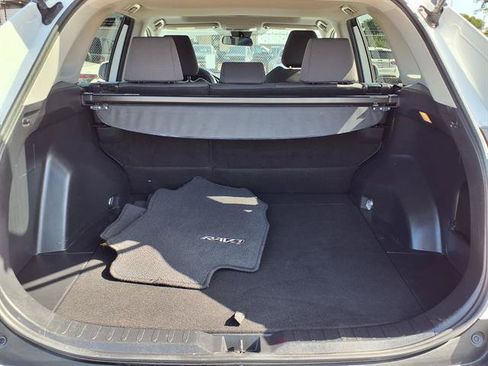 Used 2019 Toyota RAV4 XLE FWD image 20
