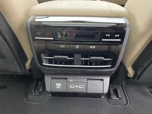 Used 2023 Acura MDX SH-AWD image 30