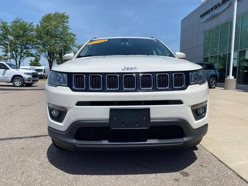 Used 2020 Jeep Compass Latitude w/ Cold Weather Group AWD/4WD image 3