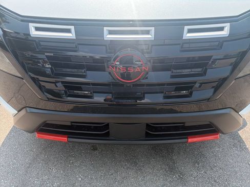 Certified 2026 Nissan Rogue SV AWD/4WD image 44