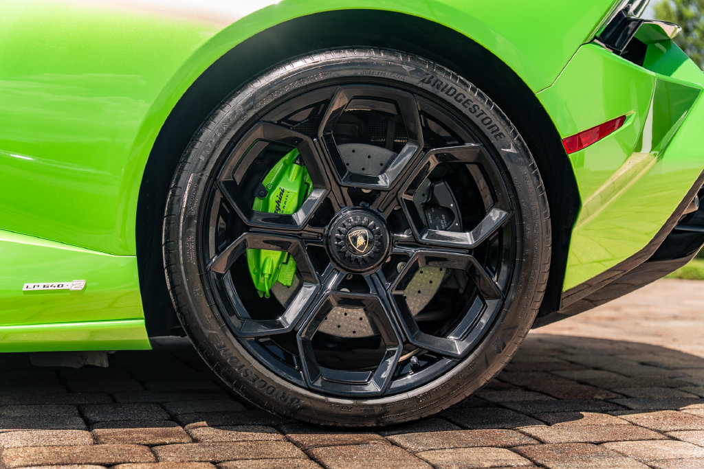 Used 2024 Lamborghini Huracan Tecnica RWD image 16