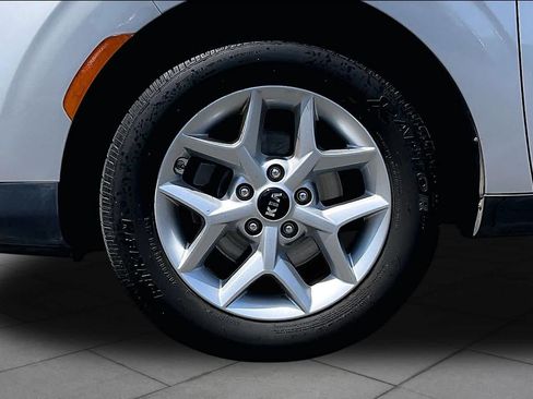 Used 2020 Kia Soul S FWD image 10
