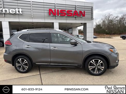 Used 2017 Nissan Rogue SL image 7