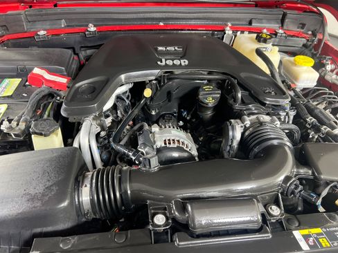 Used 2019 Jeep Wrangler Unlimited Sport S image 27