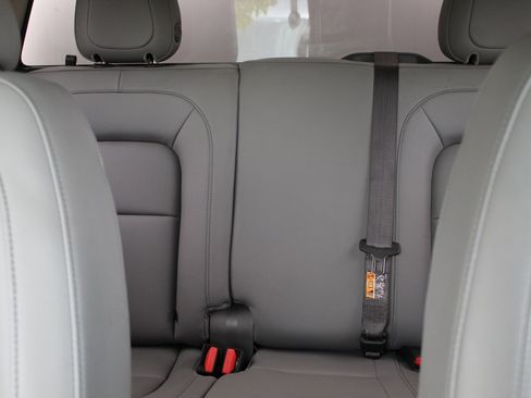 Used 2022 Chevrolet Colorado W/T image 35