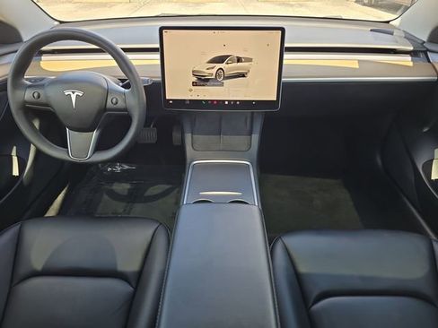 Used 2023 Tesla Model 3 Standard Range image 9