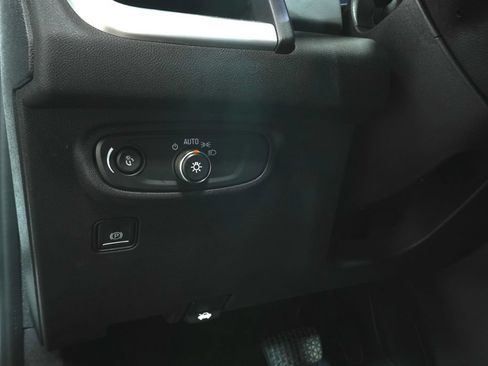 Used 2021 GMC Terrain SLE FWD image 23