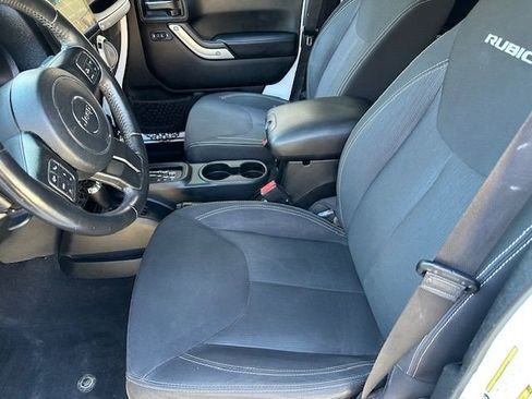 Used 2016 Jeep Wrangler Unlimited Rubicon w/ Connectivity Group image 13