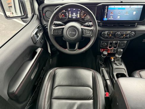 Used 2024 Jeep Wrangler Unlimited Rubicon image 26