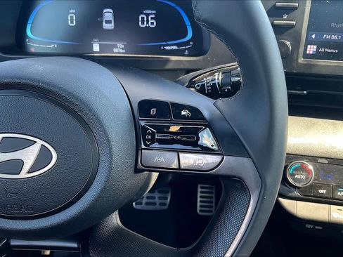 Used 2025 Hyundai Elantra Sport image 25