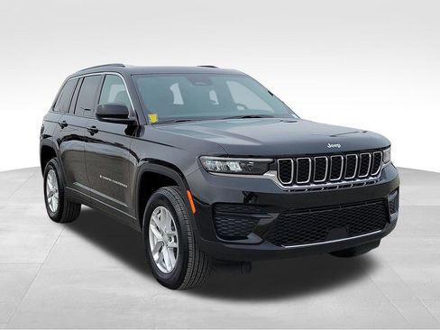 New 2025 Jeep Grand Cherokee Laredo X w/ Luxury Tech Group I image 3