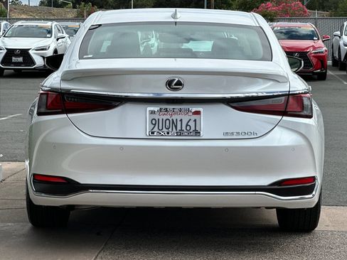 Used 2025 Lexus ES 300h w/ Premium Package FWD image 5