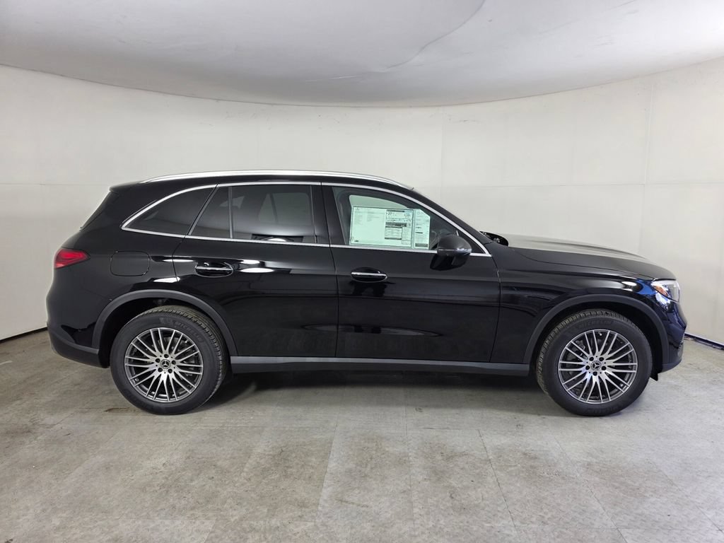 New 2027 Mercedes-Benz GLC 300 image 3